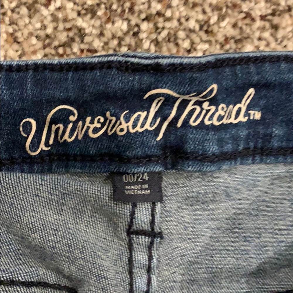 Target Universal Thread Shorts - Picture 2 of 3